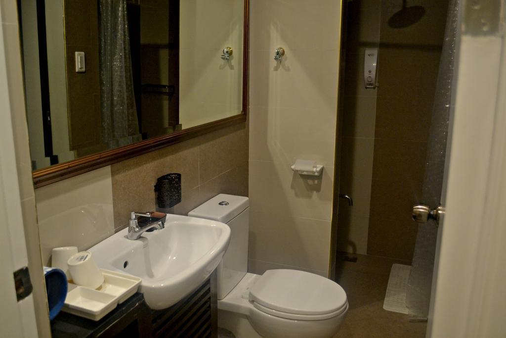 Avalu Residences Makati City Екстер'єр фото